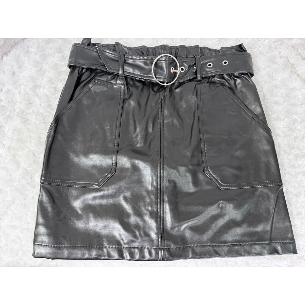 Haute Monde Women's Size L Black Faux Leather W/ Belt Mini Skirt